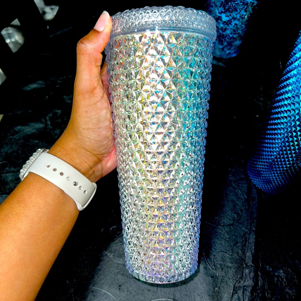 Mainstays 26 oz Silver Iridescent
Plastic Tumbler